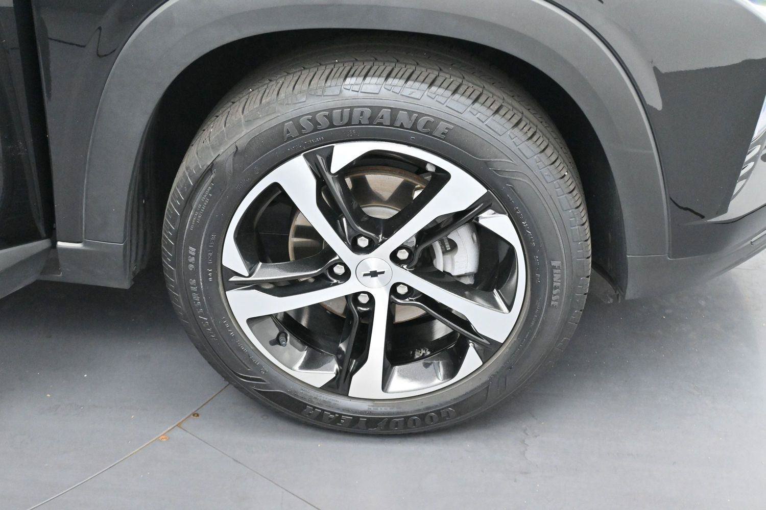 Used 2024 Chevrolet Trax RS w/ Driver Confidence Package FWD image 29