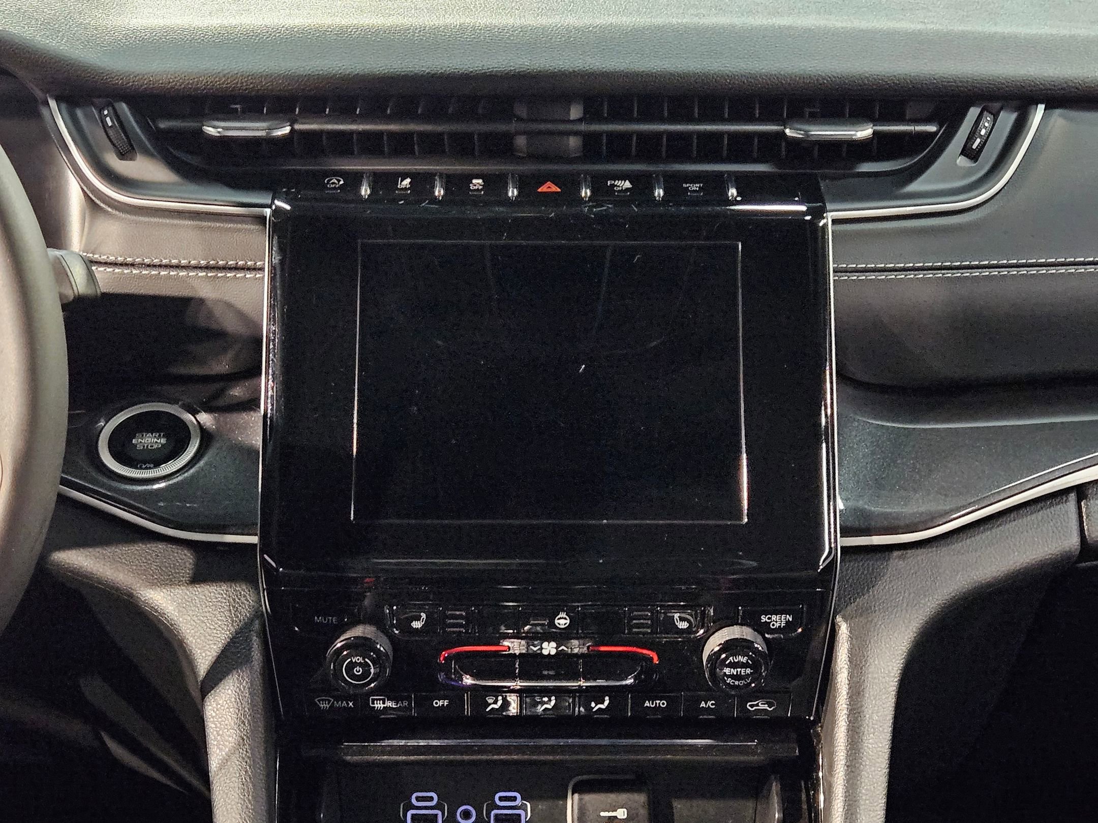 Used 2023 Jeep Grand Cherokee L Laredo image 15