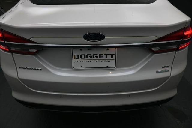 Used 2017 Ford Fusion SE w/ Fusion SE Technology Package FWD image 14