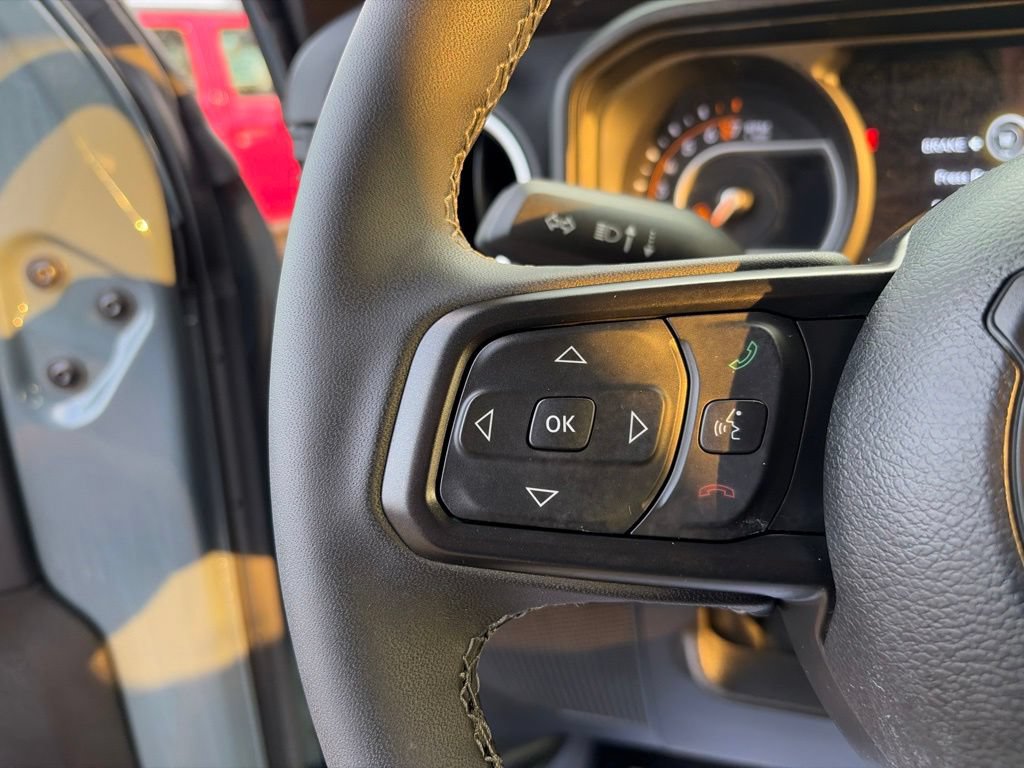 Used 2025 Jeep Gladiator Sport AWD/4WD image 27