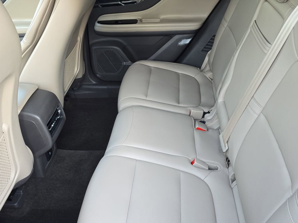 Used 2021 Lincoln Corsair FWD image 13