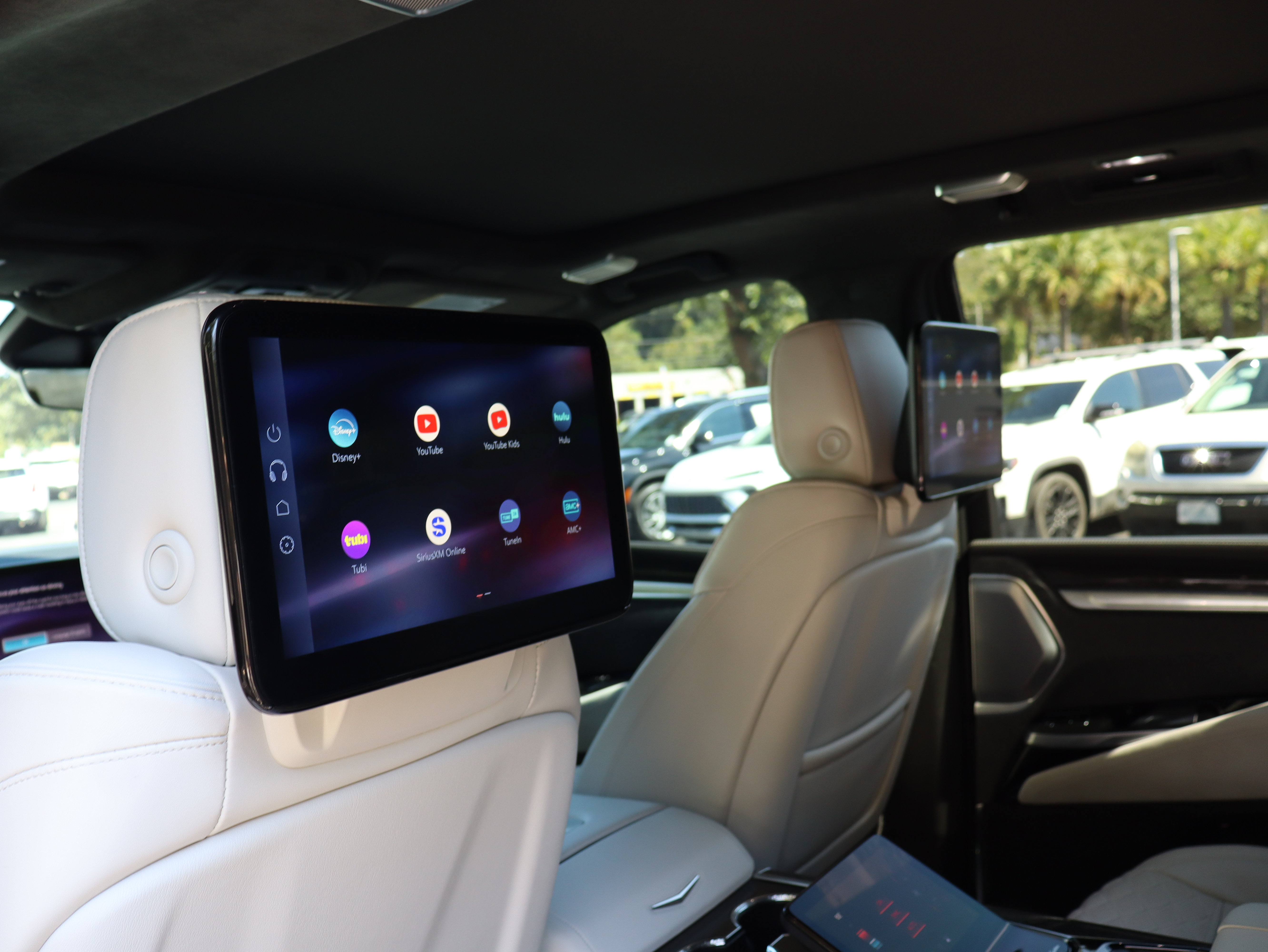 Certified 2026 Cadillac Escalade V AWD/4WD image 33