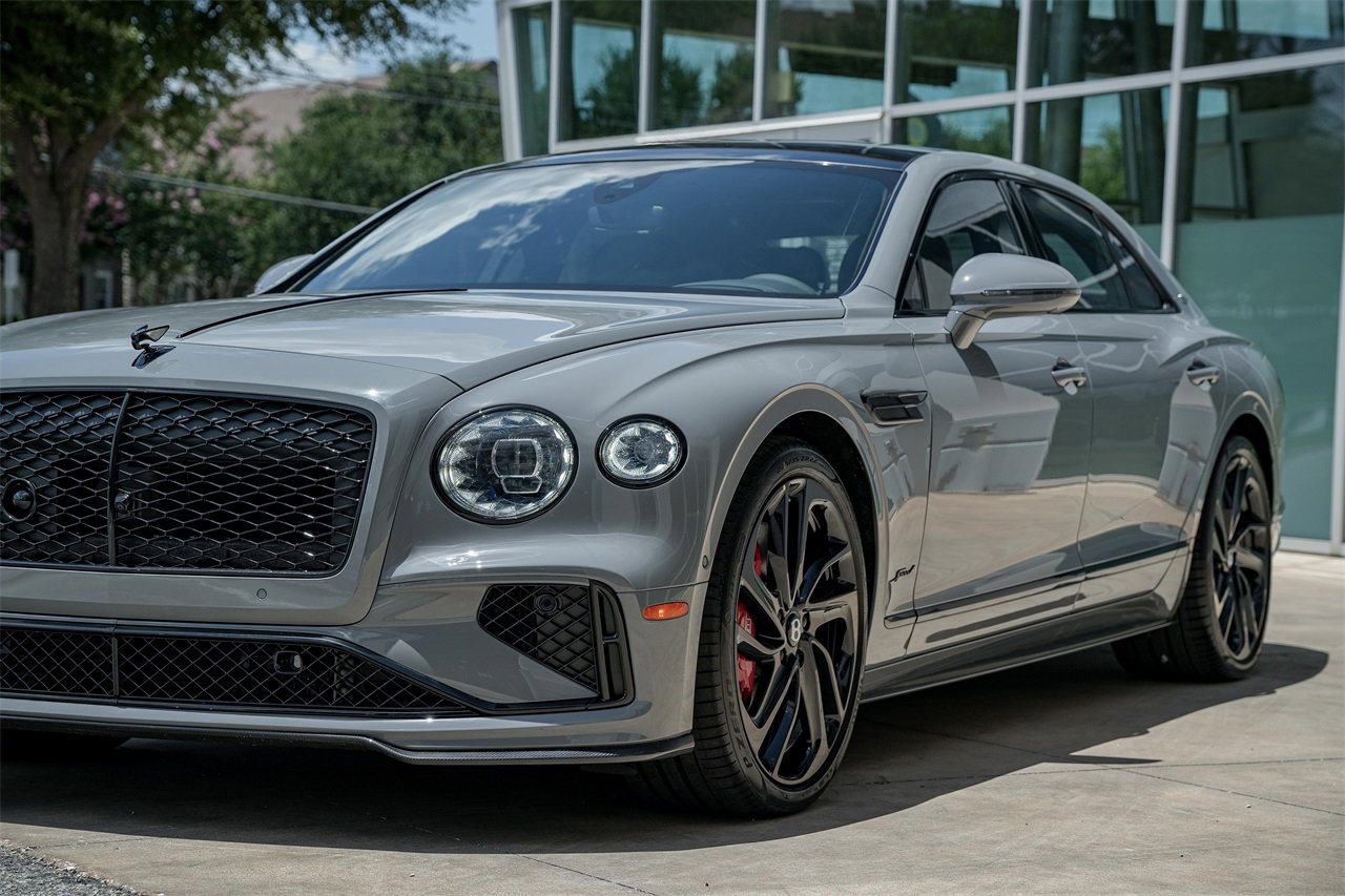 New 2025 Bentley Flying Spur Plug-In Hybrid image 10