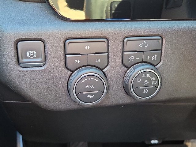Used 2025 Chevrolet Silverado 2500 LT w/ Convenience Package AWD/4WD image 28