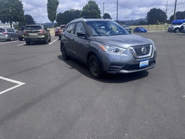 Used 2018 Nissan Kicks S w/ Exterior Package FWD image 3