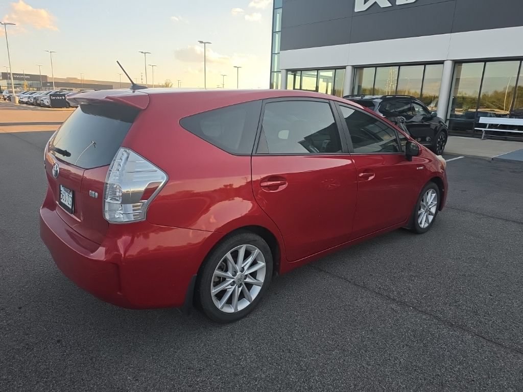 Used 2013 Toyota Prius V Five FWD image 5