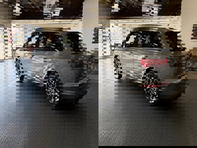 Used 2018 Audi Q7 3.0T Prestige image 12