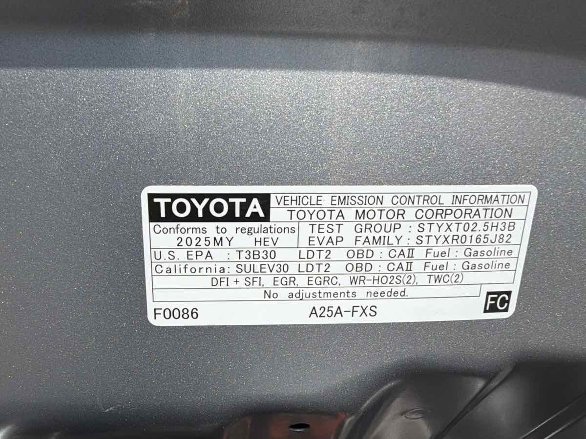 Used 2025 Toyota RAV4 XLE image 25