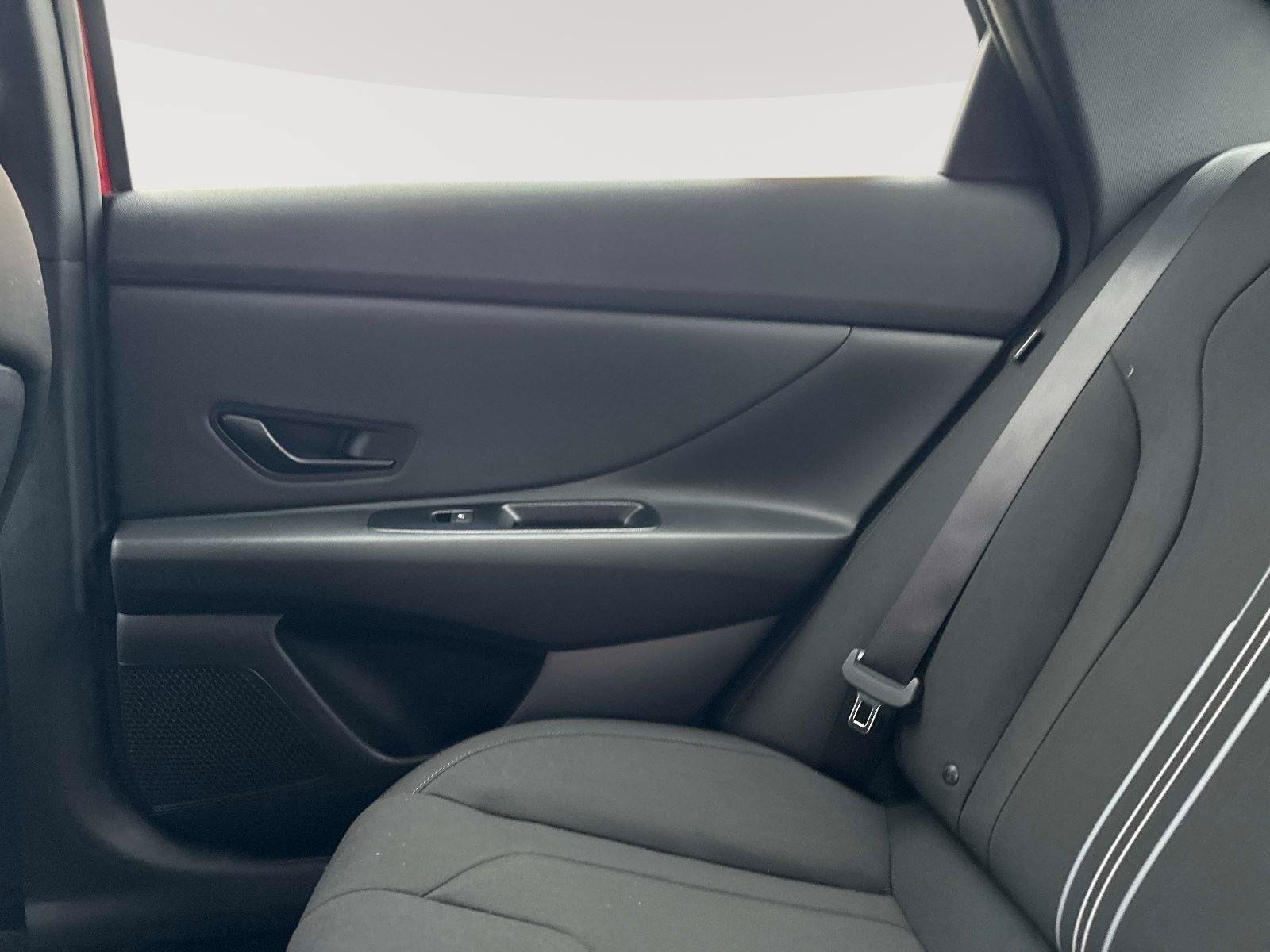 New 2025 Hyundai Elantra Sport FWD image 16