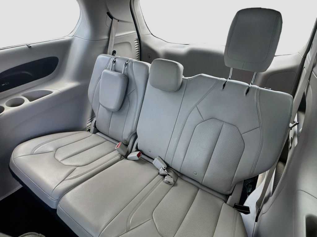 Used 2019 Chrysler Pacifica Touring-L Plus w/ Advanced Safetytec Group FWD image 30