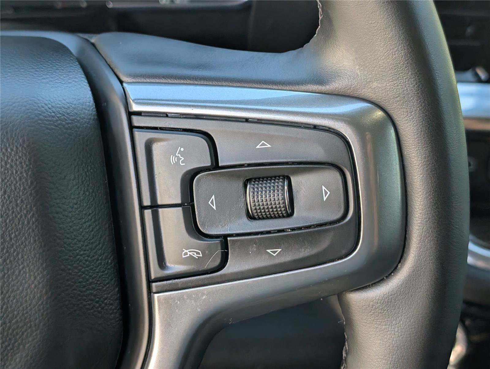 Used 2025 Chevrolet Silverado 2500 LT w/ Convenience Package AWD/4WD image 25