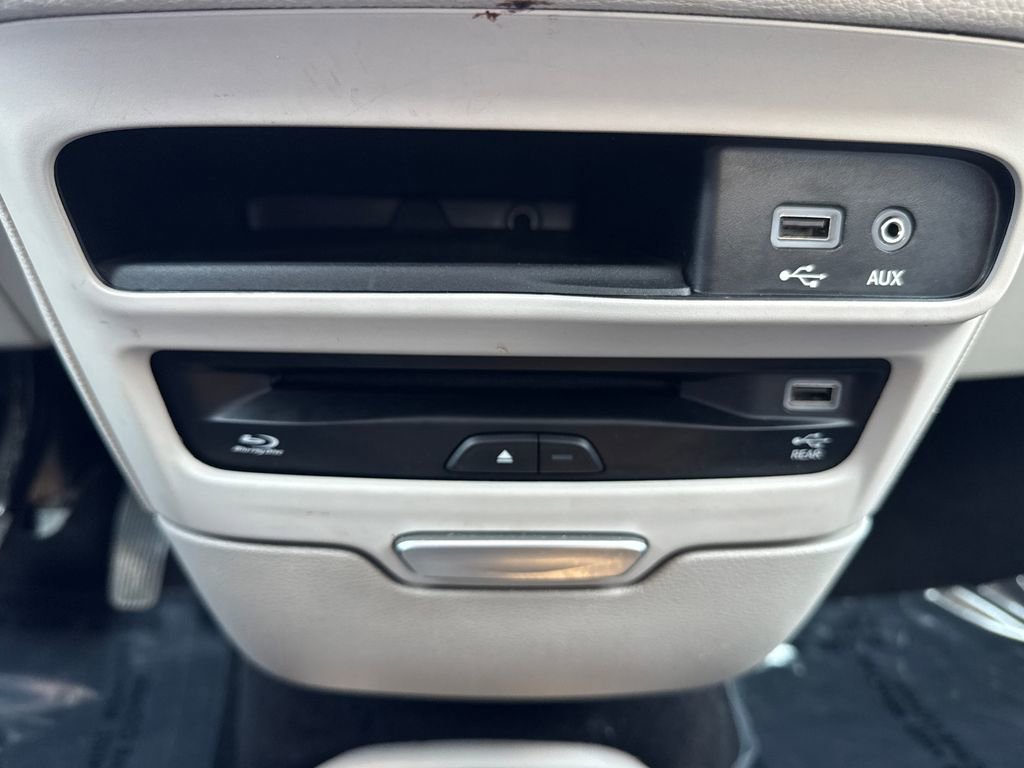 Used 2017 Chrysler Pacifica Platinum image 34