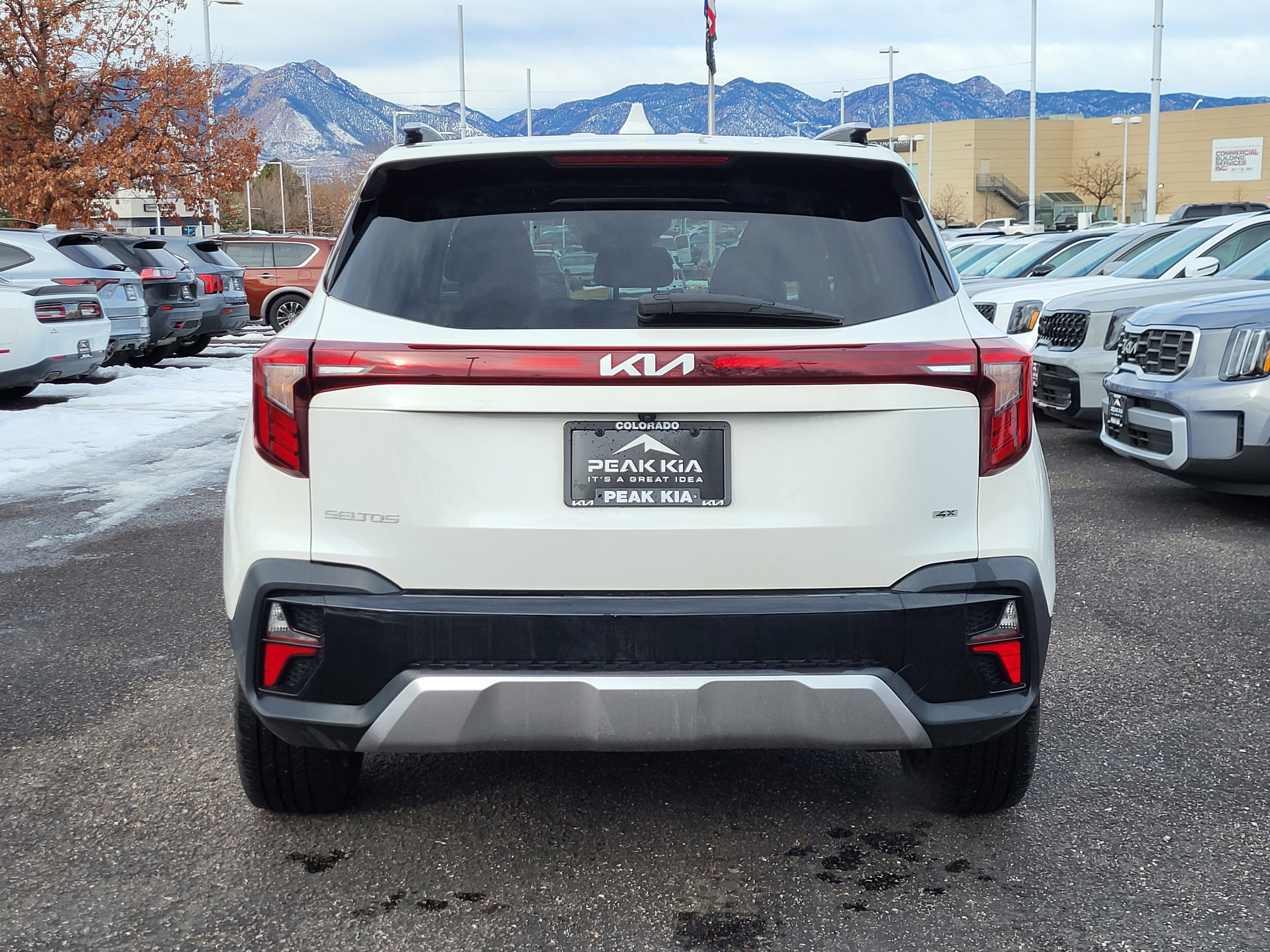 Used 2024 Kia Seltos SX w/ SX Sunroof Package image 13