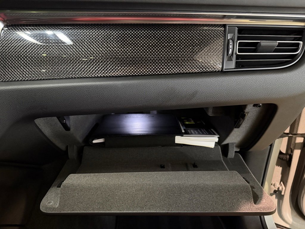 Used 2024 Porsche Macan GTS image 28