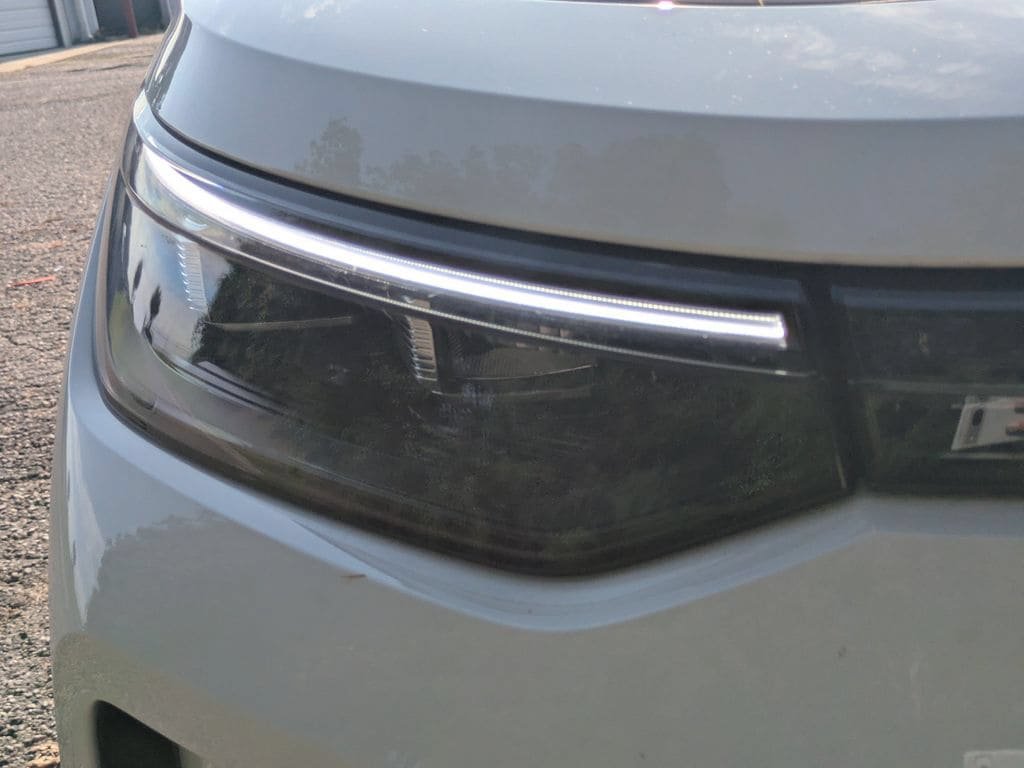 Certified 2025 Volkswagen Tiguan SE FWD image 10