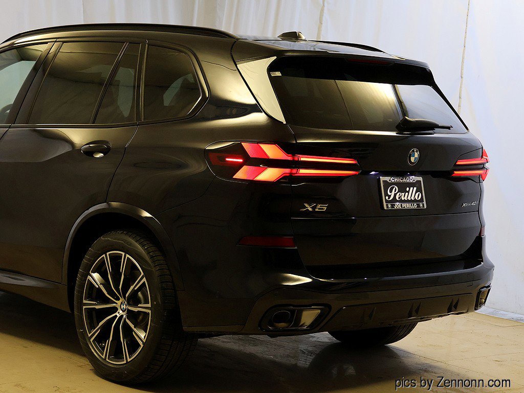 New 2026 BMW X5 xDrive40i w/ M Sport Package AWD/4WD image 8