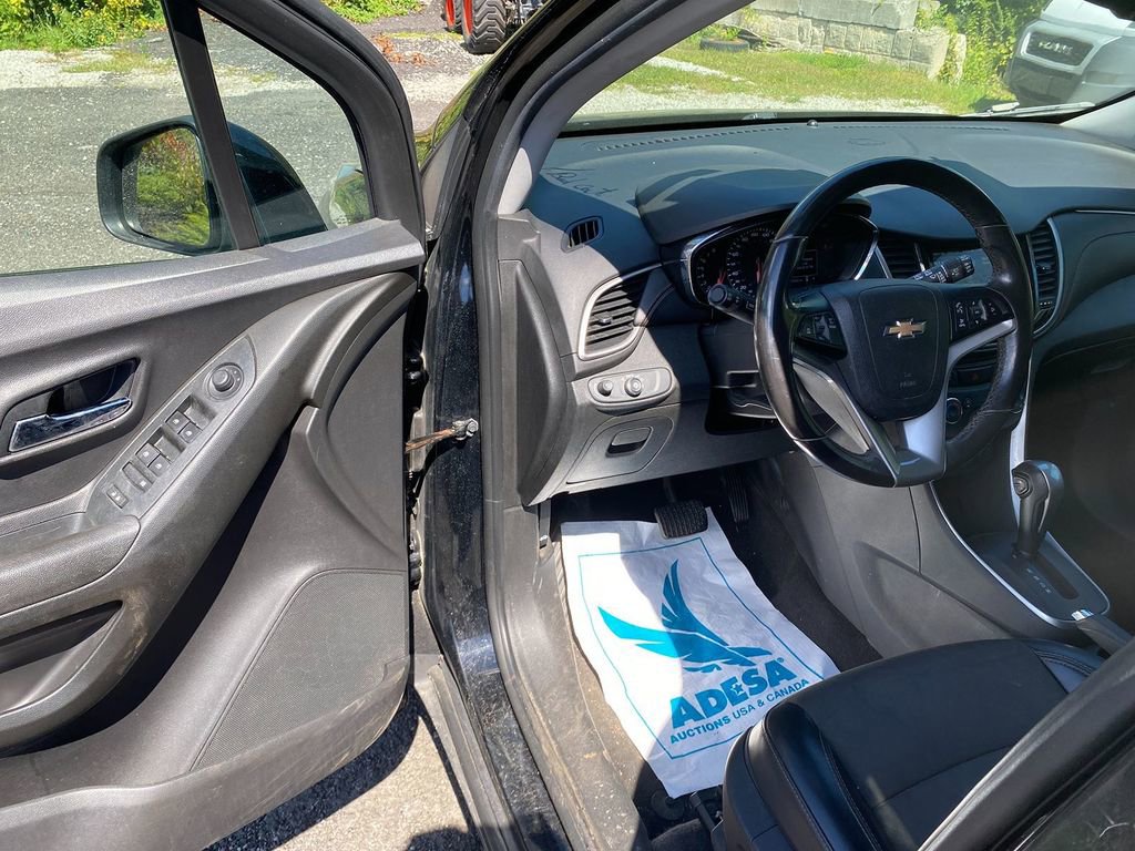 Used 2019 Chevrolet Trax LT w/ Driver Confidence Package image 10