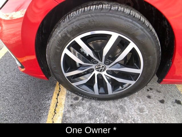 Used 2025 Volkswagen Jetta SE image 9