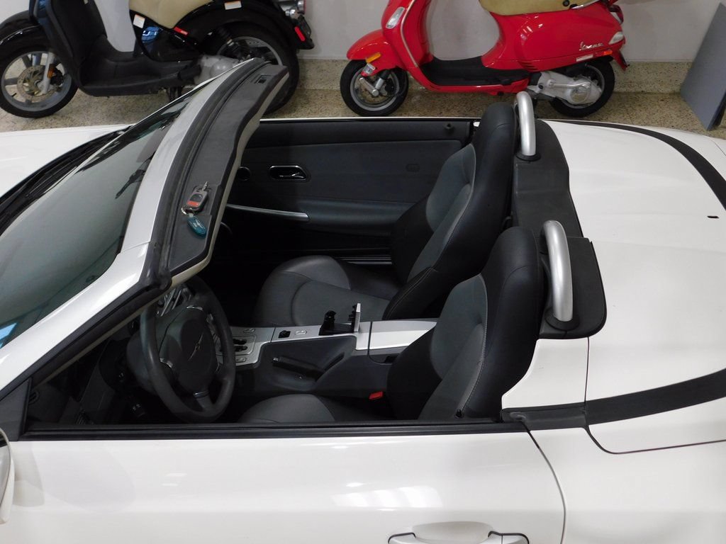 Used 2005 Chrysler Crossfire Limited RWD image 40