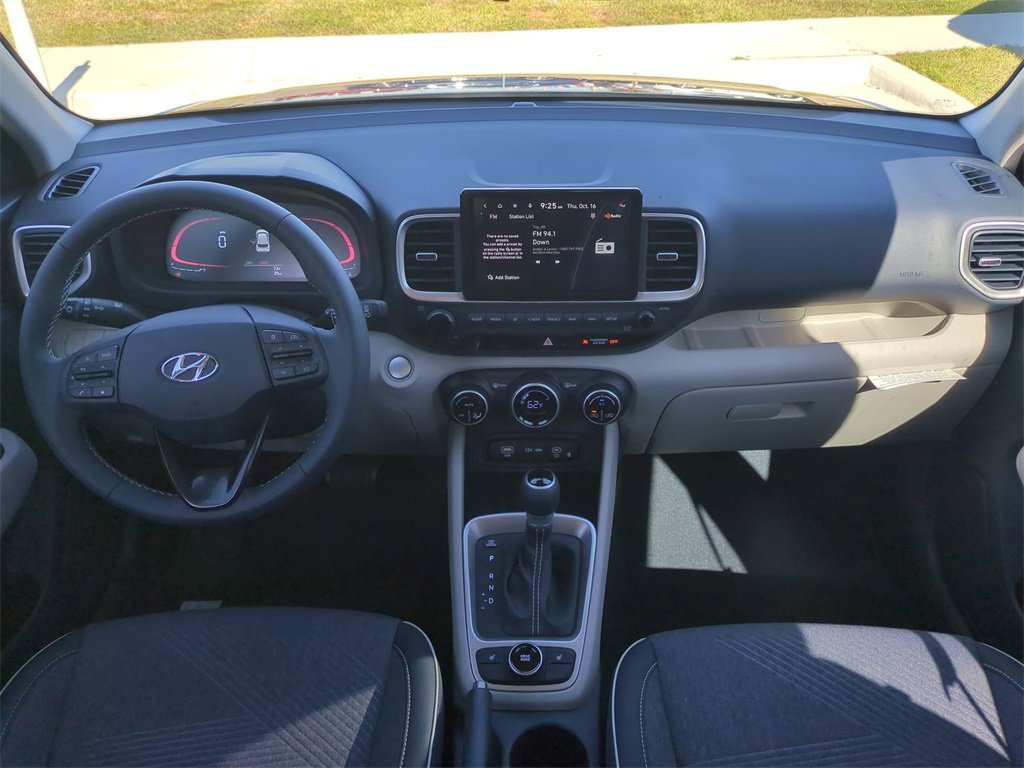 New 2025 Hyundai Venue Limited image 17