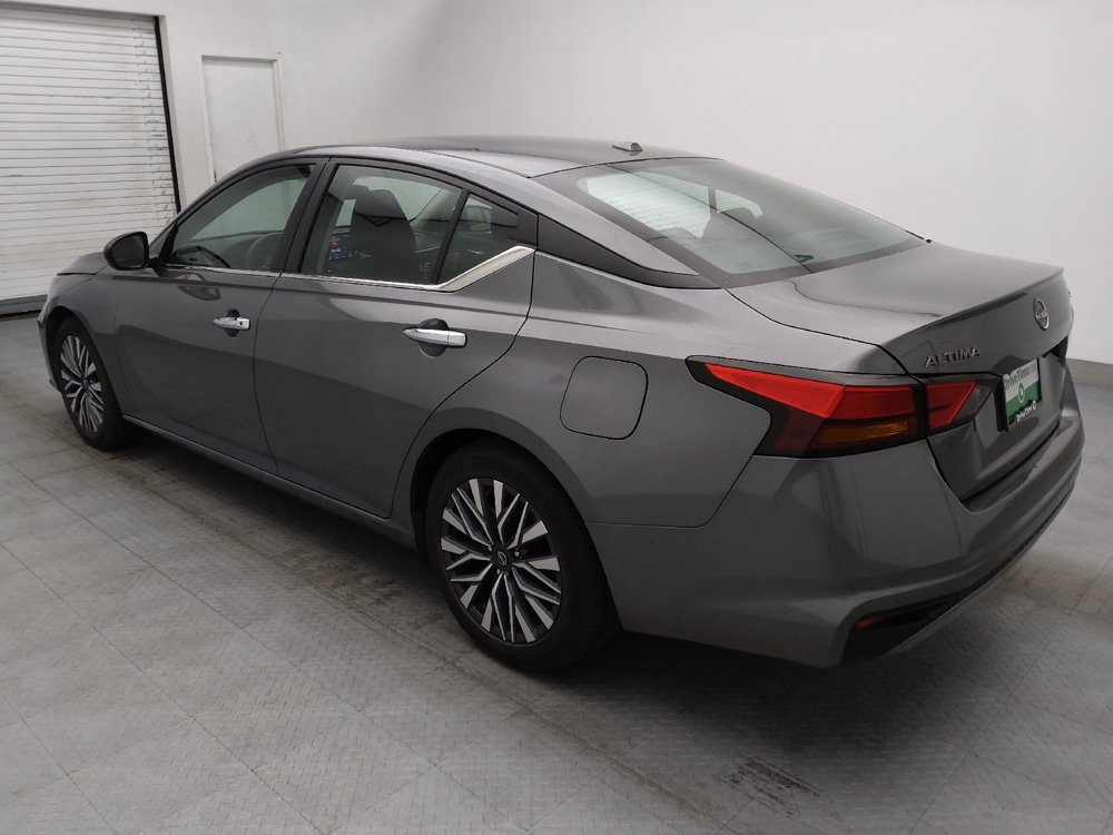 Used 2024 Nissan Altima 2.5 SV image 3