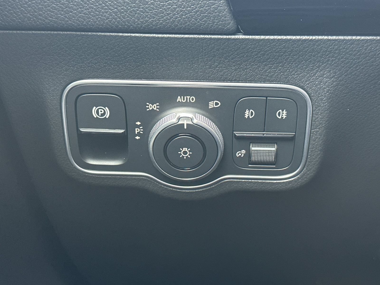 Used 2025 Mercedes-Benz GLA 250 image 30