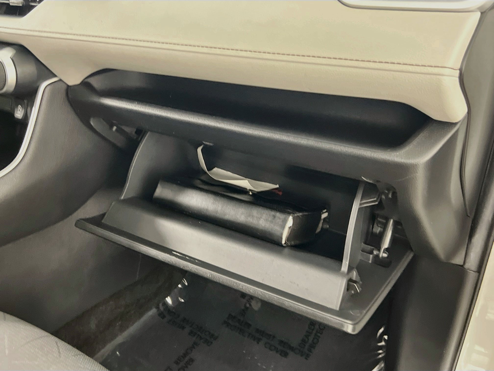 Used 2021 Toyota RAV4 XLE FWD image 35