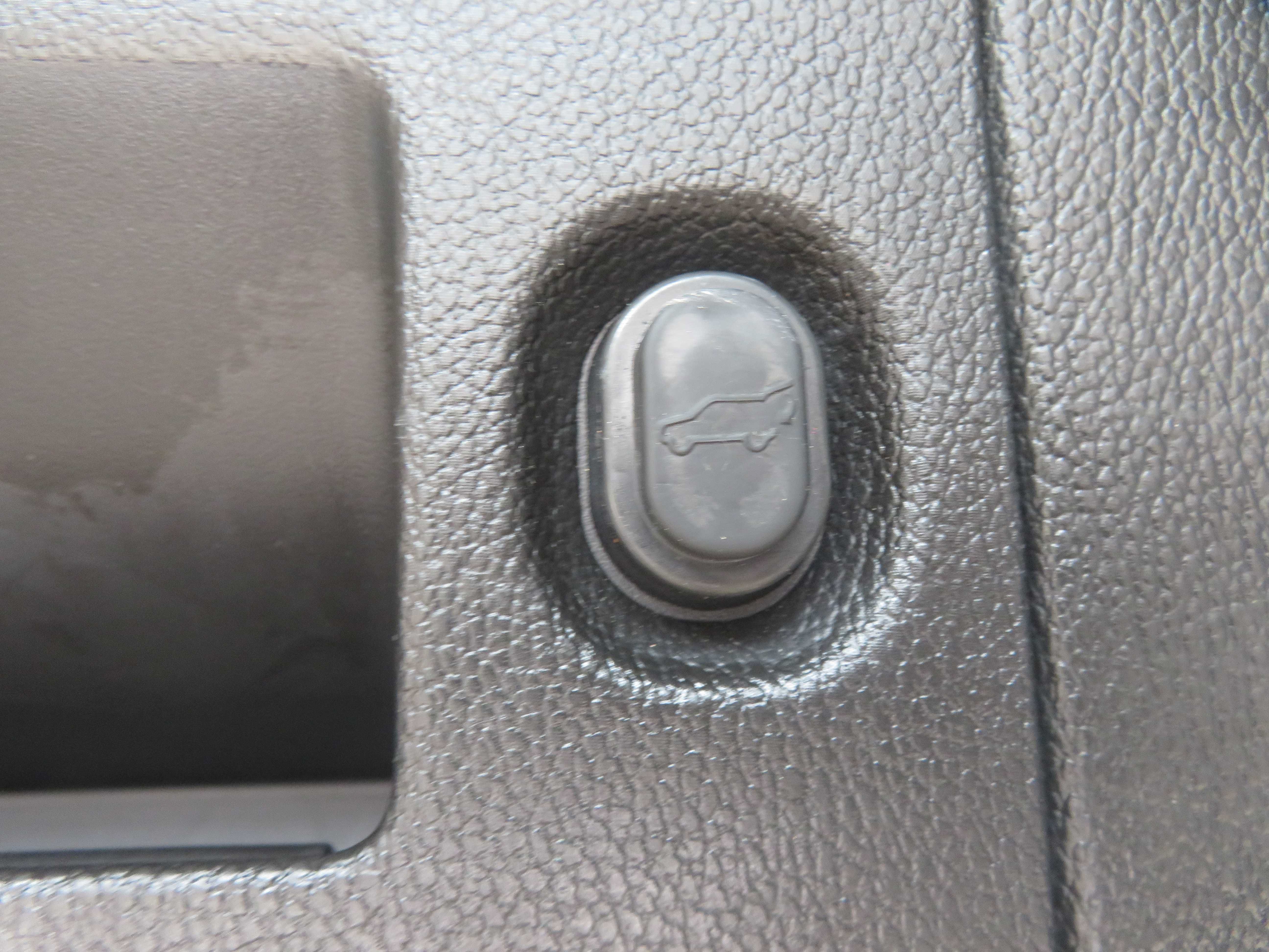 Used 2016 Cadillac Escalade ESV Platinum AWD/4WD image 59