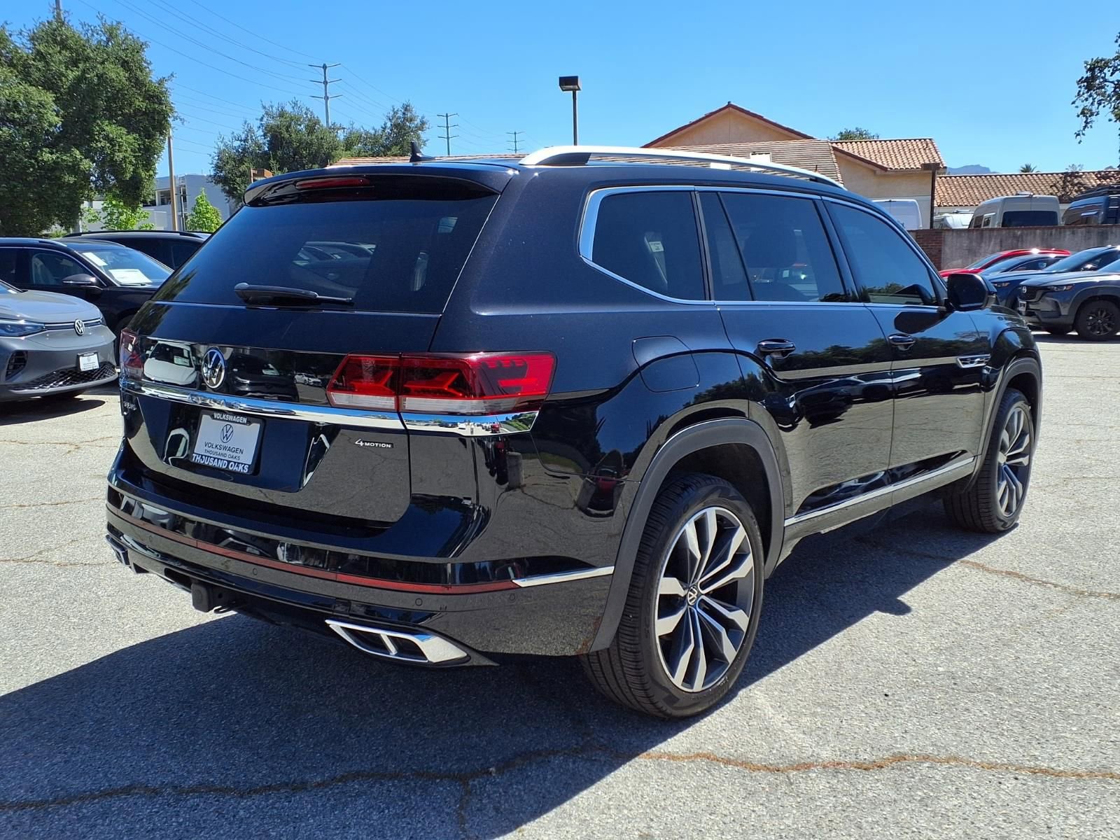 Certified 2023 Volkswagen Atlas SEL Premium AWD/4WD image 5