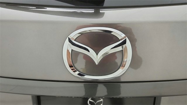 Used 2018 MAZDA MAZDA3 Touring image 12