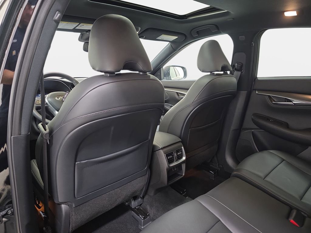 Certified 2023 INFINITI QX55 Luxe w/ Cargo Package image 10