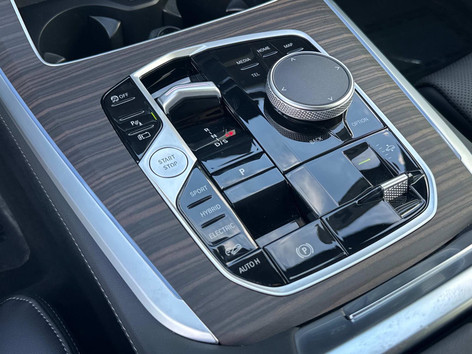 Certified 2025 BMW X5 xDrive50e w/ Parking Assistance Package image 26