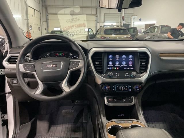 Used 2023 GMC Acadia SLE w/ LPO, Floor Liner Package image 12