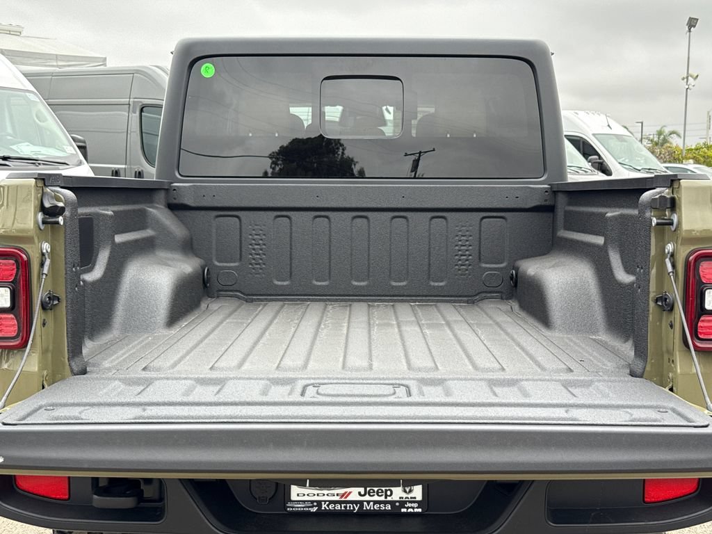New 2026 Jeep Gladiator Willys AWD/4WD image 10