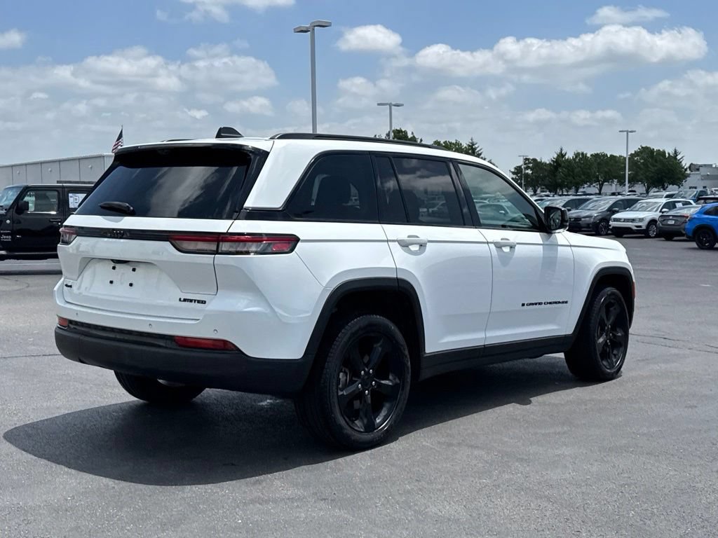 Used 2023 Jeep Grand Cherokee Limited w/ Luxury Tech Group II AWD/4WD image 7