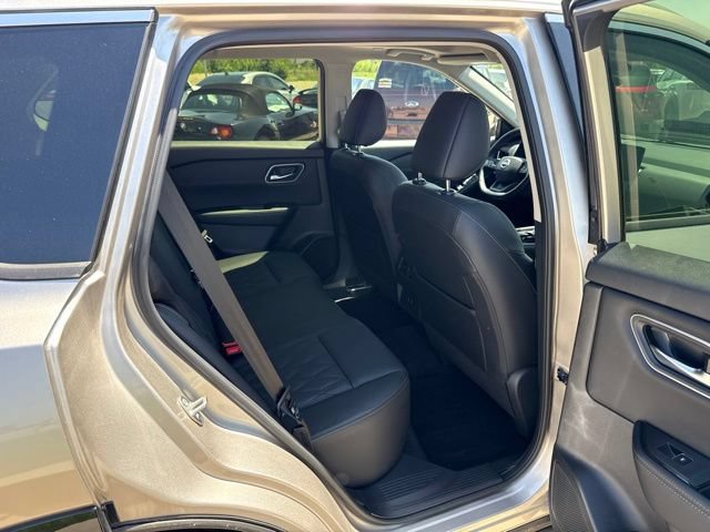 Used 2025 Nissan Rogue Platinum AWD/4WD image 21
