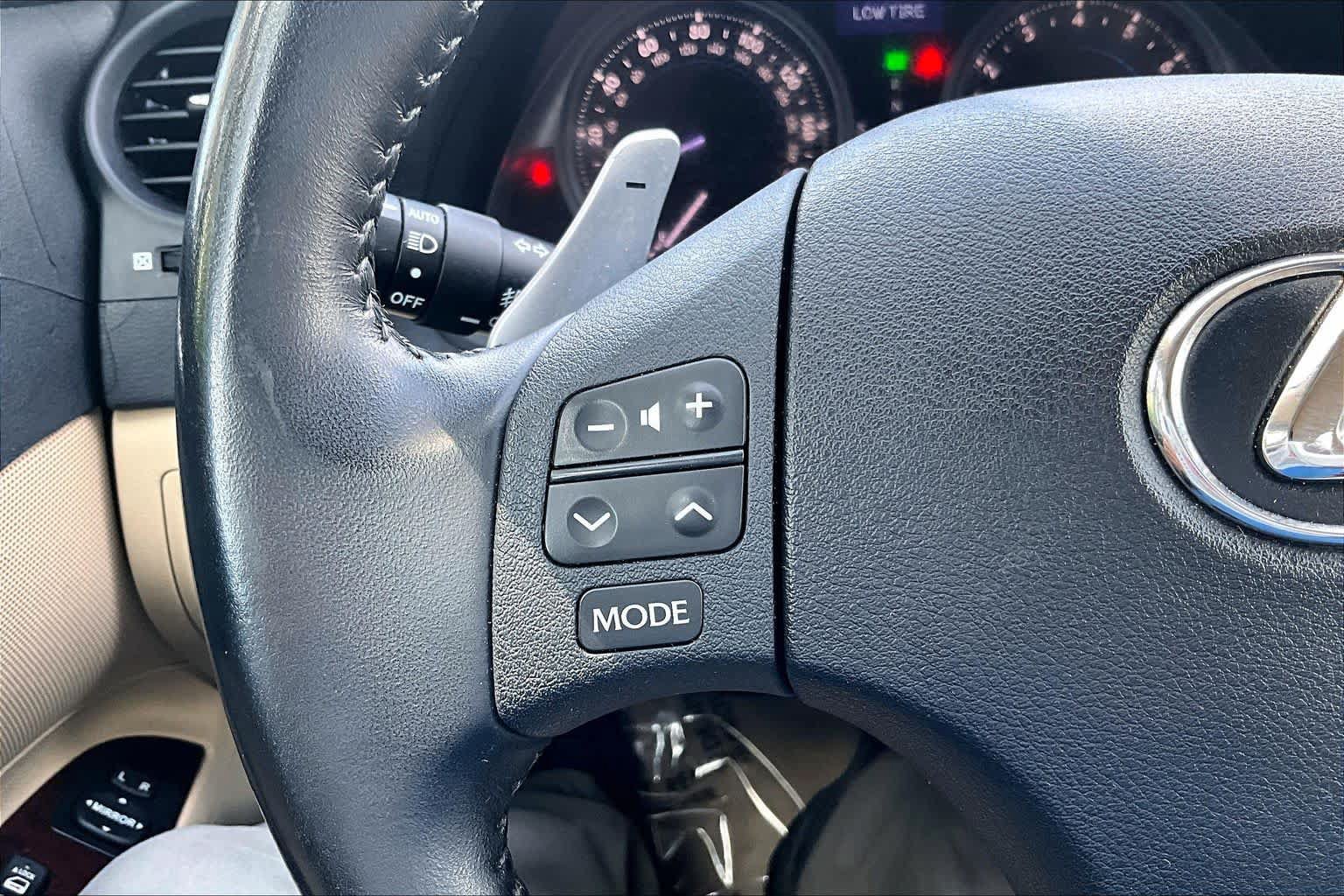 Used 2007 Lexus IS 250 w/ Premium Pkg RWD image 23
