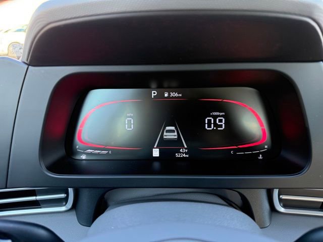 Certified 2025 Hyundai Elantra Sport image 14