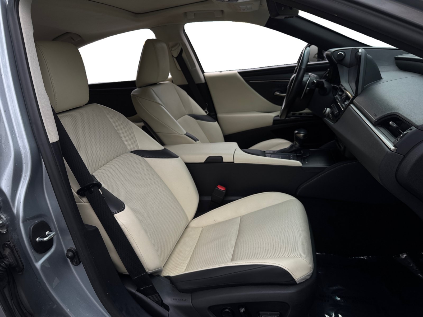 Used 2022 Lexus ES 300h w/ Premium Package FWD image 15