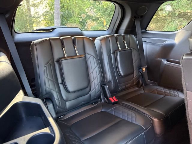 Used 2017 Ford Explorer Platinum image 31