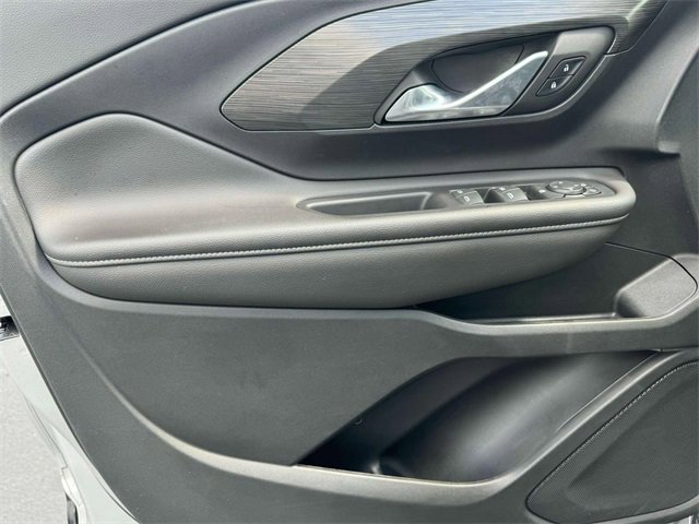 Used 2022 GMC Terrain SLE w/ Elevation Edition image 17