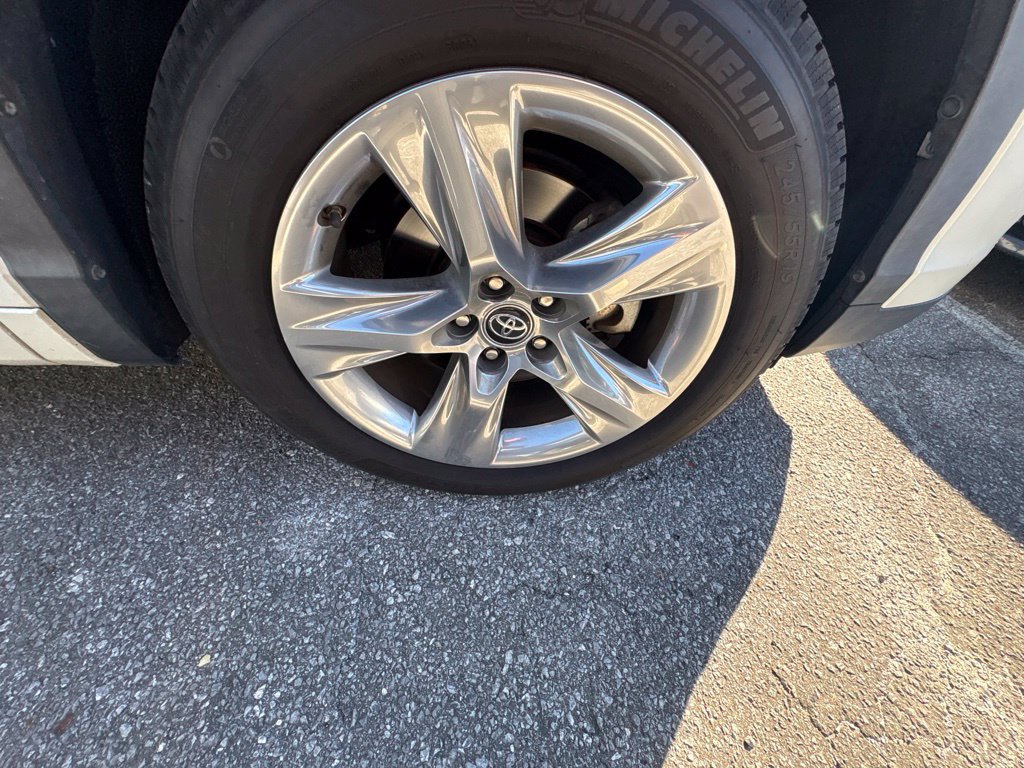 Used 2018 Toyota Highlander Limited FWD image 10