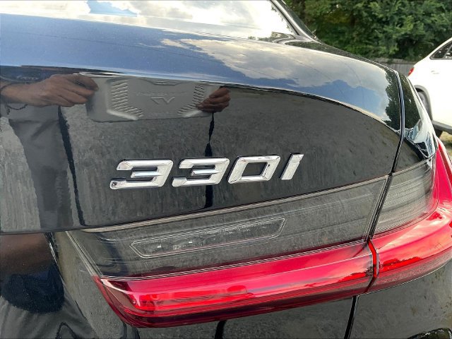 Used 2021 BMW 330i Sedan w/ Premium Package RWD image 25