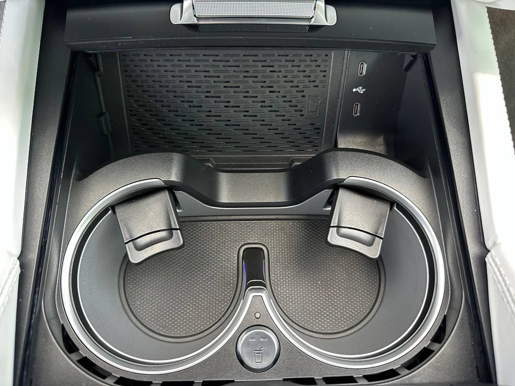 Used 2025 Mercedes-Benz Maybach GLS 600 4MATIC image 28
