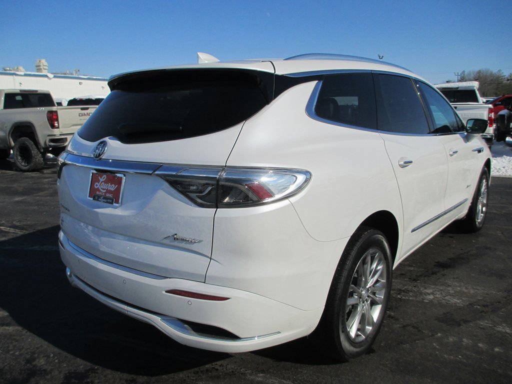 Used 2023 Buick Enclave Avenir image 5
