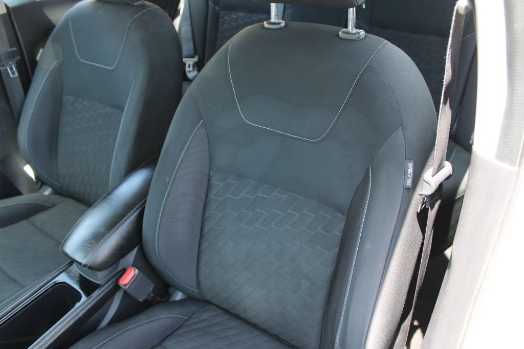 Used 2021 Nissan Kicks SV FWD image 16