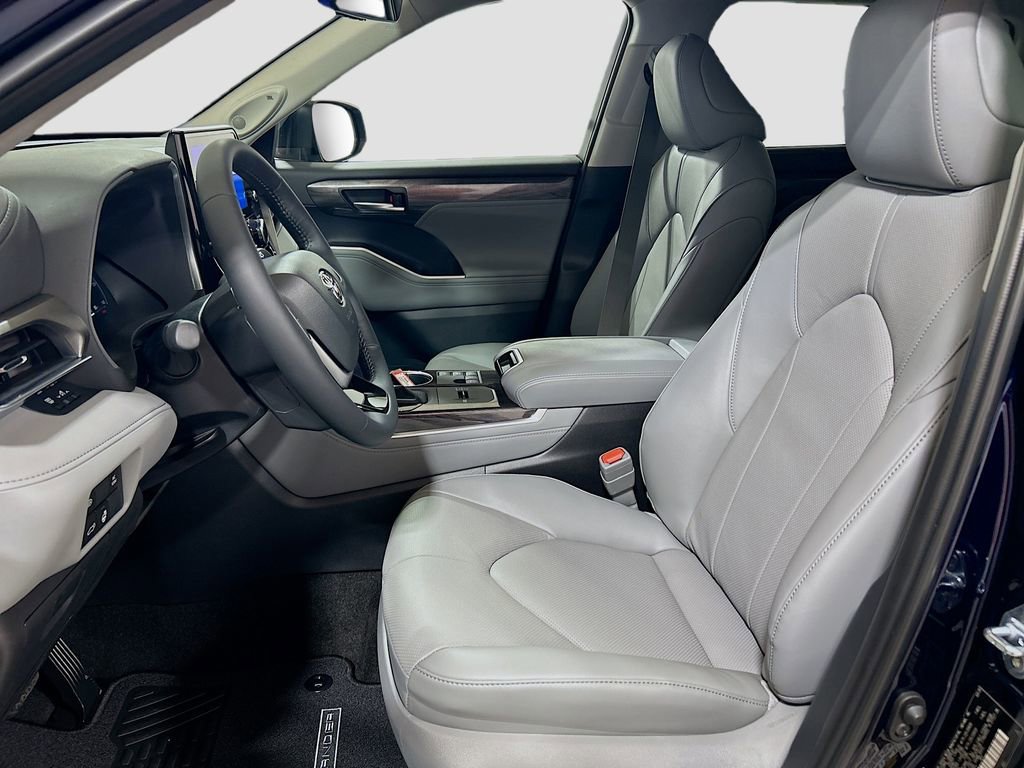 New 2026 Toyota Highlander Limited AWD/4WD image 19