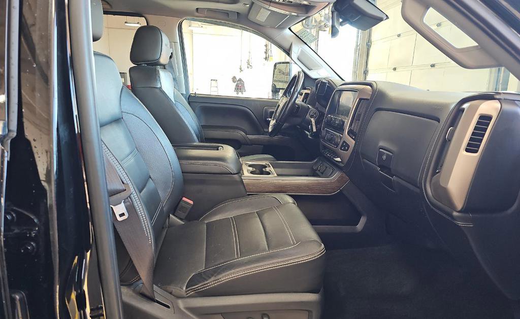 Used 2018 GMC Sierra 3500 Denali w/ Duramax Plus Package AWD/4WD image 17