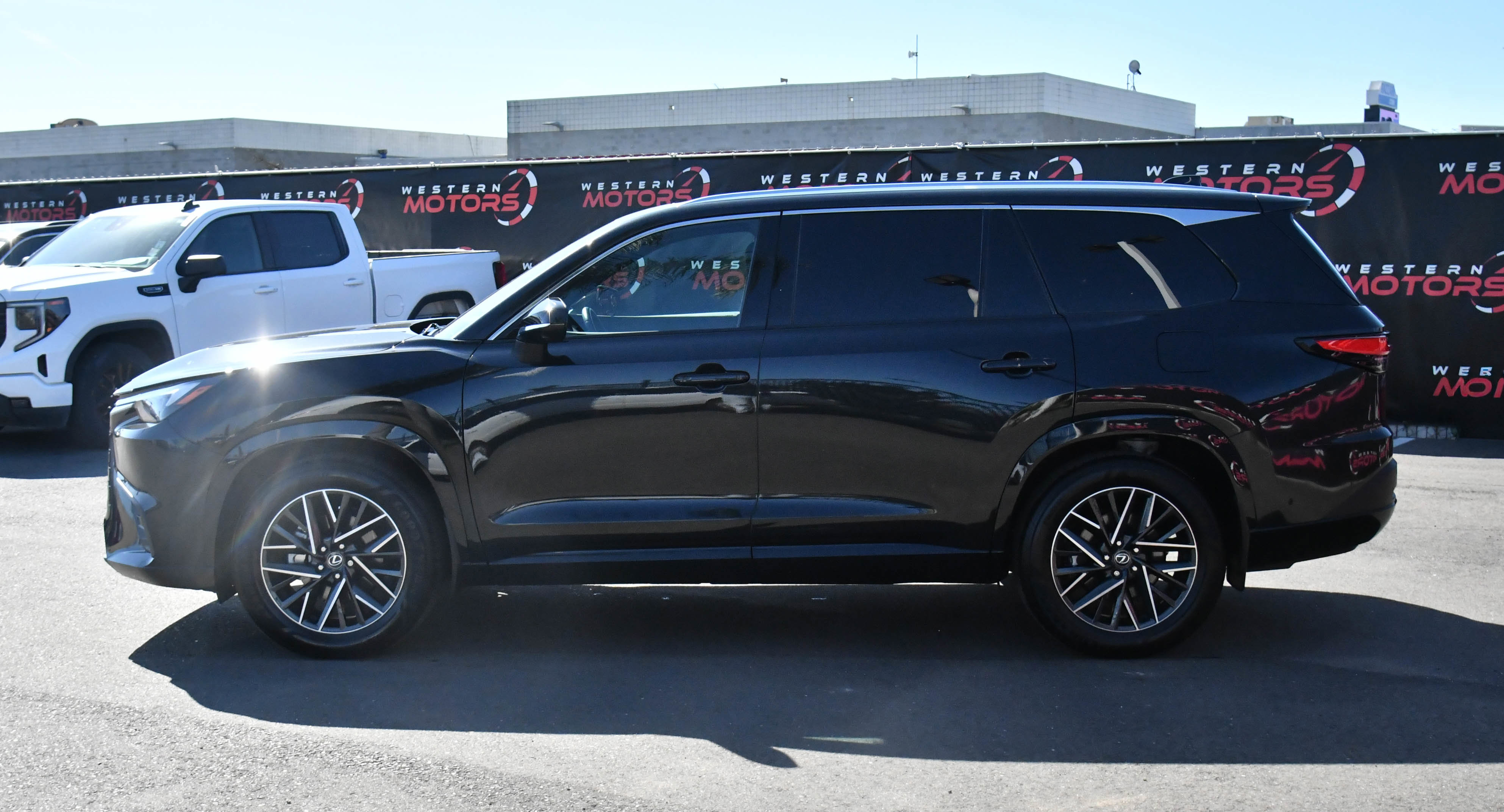 Used 2025 Lexus TX 350 FWD w/ Technology Package image 4