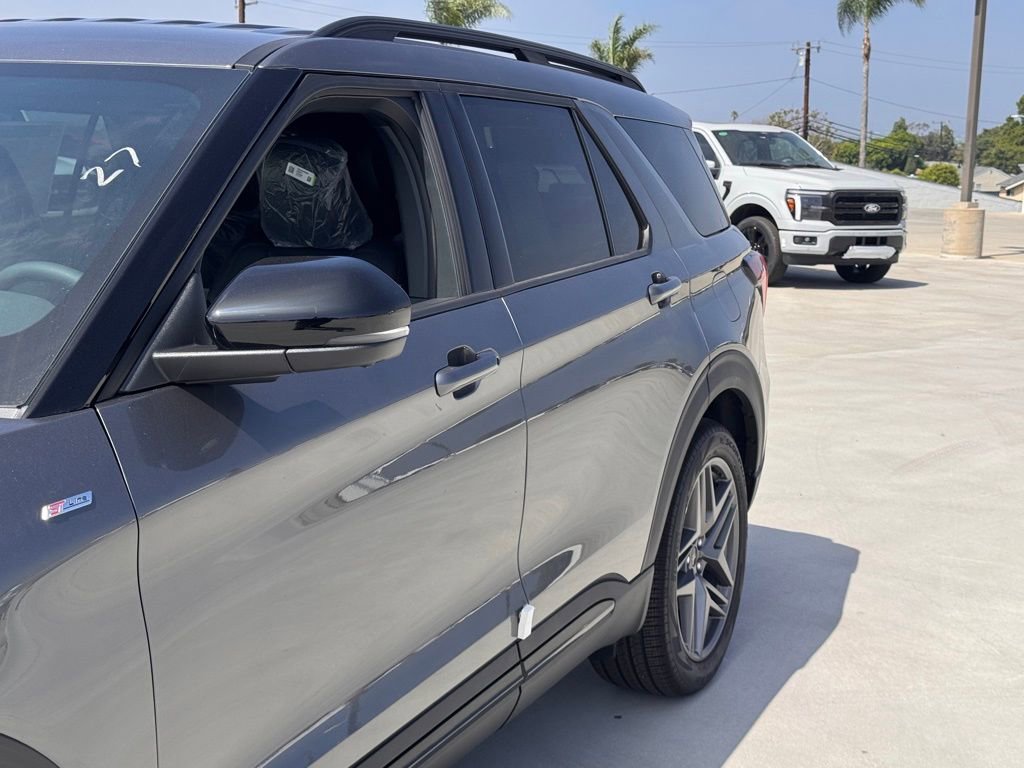 New 2026 Ford Explorer ST-Line w/ ST-Line Street Pack image 9